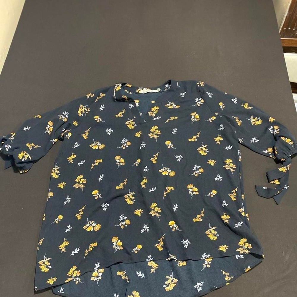 Liberty Love black blouse with yellow and white floral print women 1XL. SKU-B472